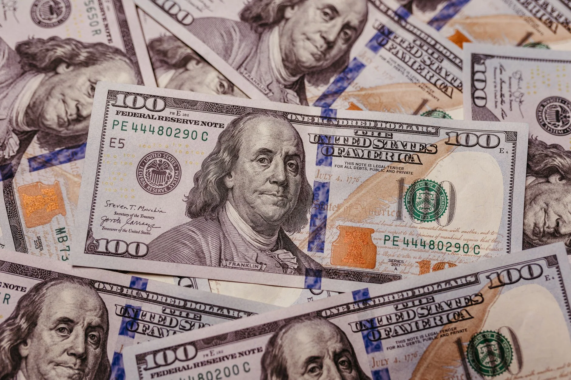 DXY в ловушке: что ждать от индекса доллара до протоколов ФРС